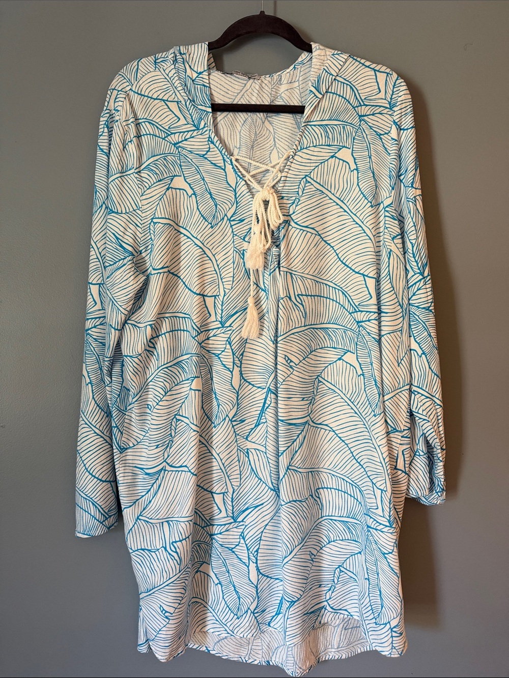 White Tunic Cover Up with Blue Turquoise Leaf Print Like New Size XXL Coastal